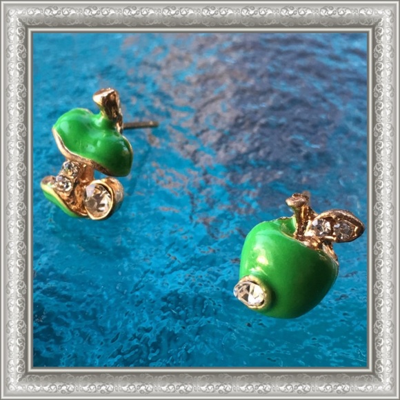 Apple Earrings - Picture 5 of 6